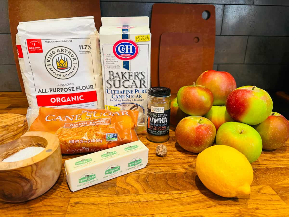 Ingredients for old fashioned apple pie.