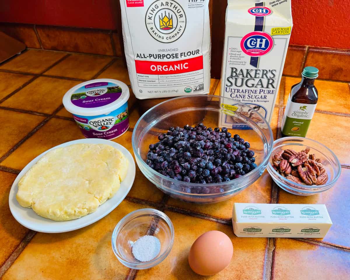 Ingredients for blueberry crumble pie.