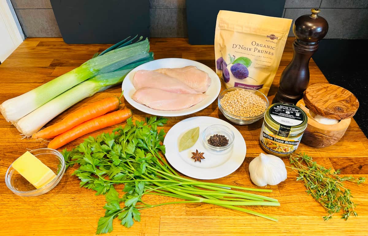 Ingredients for cock-a-leekie soup.