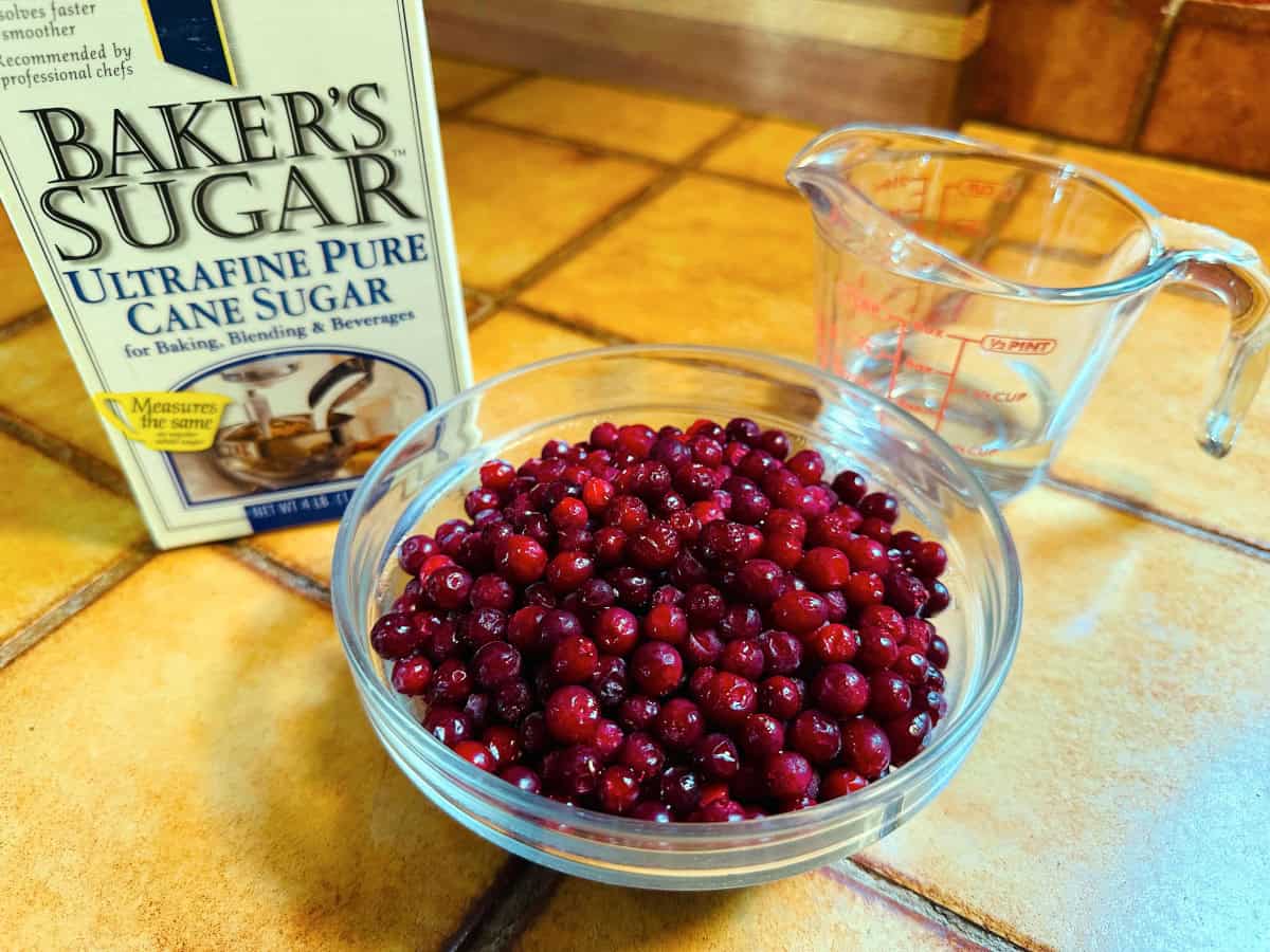 Ingredients for lingonberry sauce.